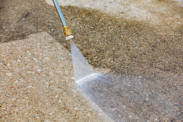 Best Pool Deck Cleaning  in Marshalltown, IA