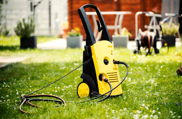Best Driveway Pressure Washing  in Marshalltown, IA